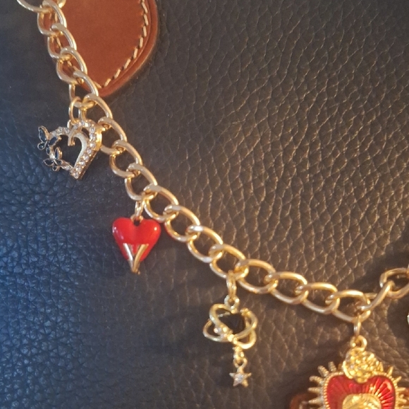 Elegant Heart Bag Charm - Picture 2 of 6